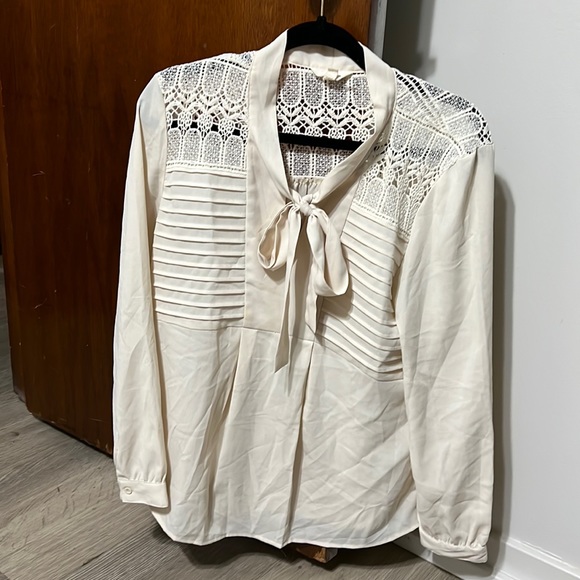 Top Ties in front - Picture 1 of 2